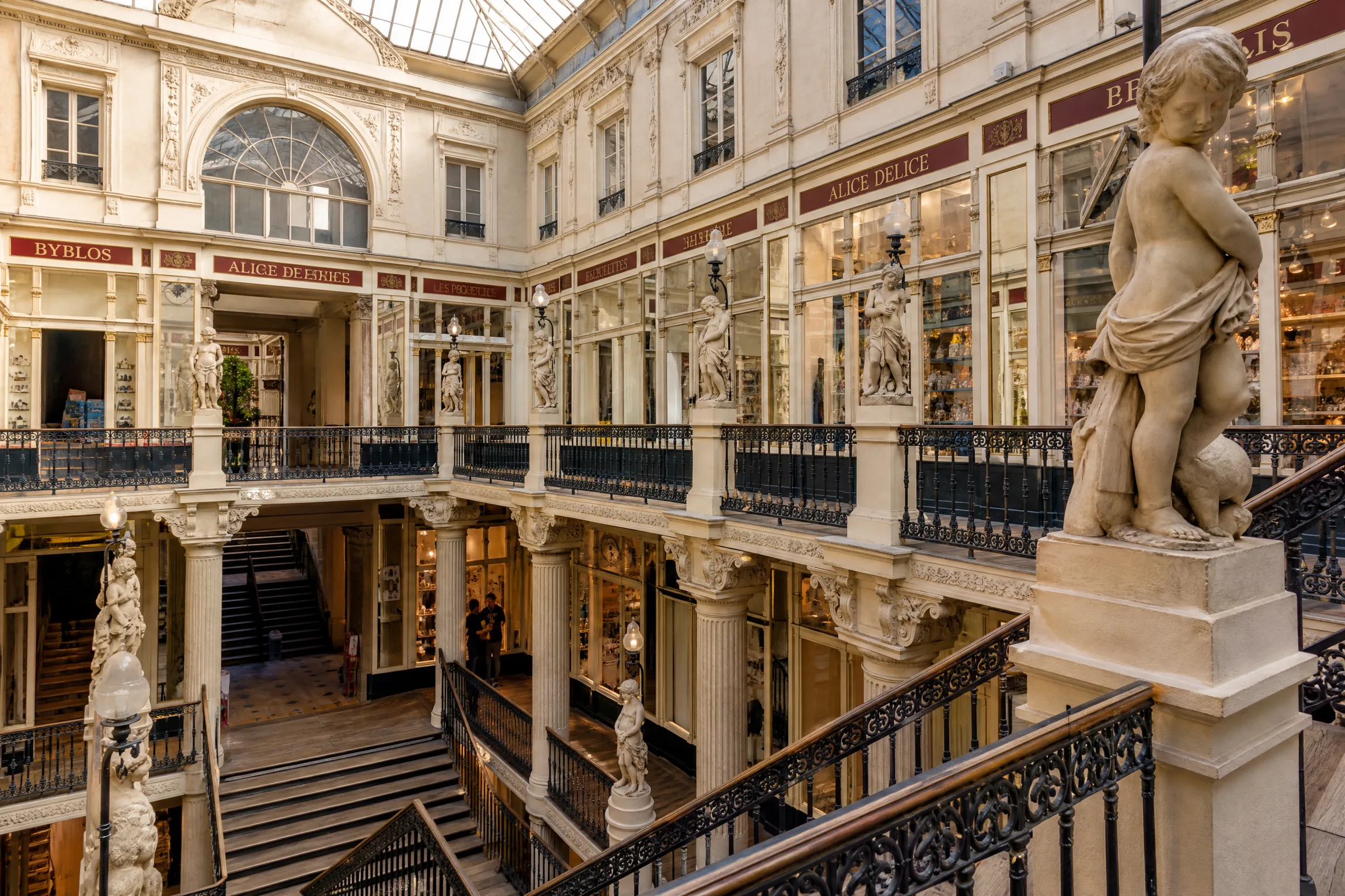 Centre historique de Nantes pour une rencontre senior